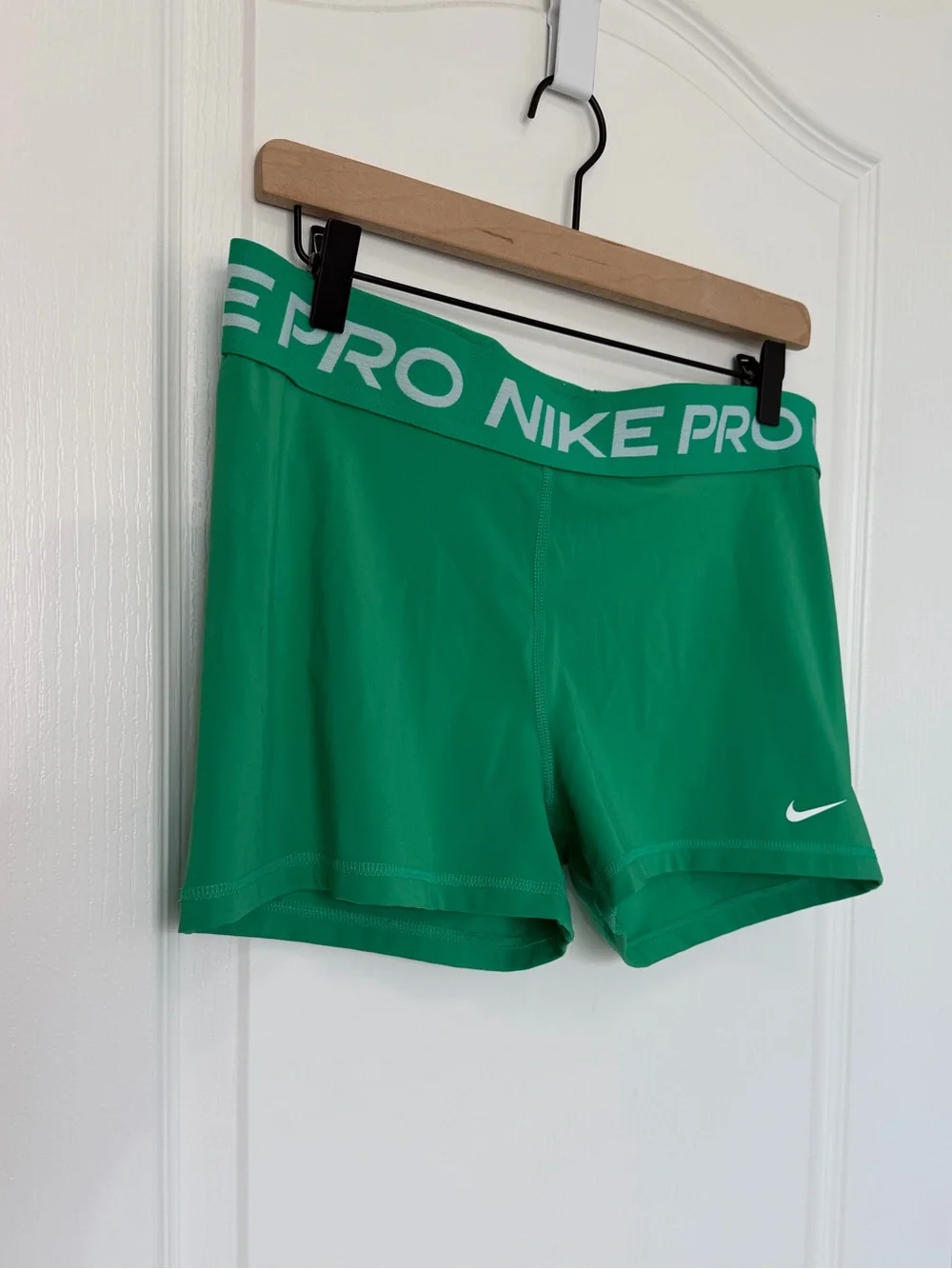 Nike Women’s Nike Pro Dri-Fit Green XL 3” Shorts